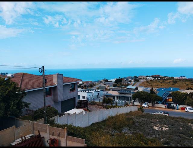 3 BEDROOM HOUSE FOR SALE IN DANA BAY